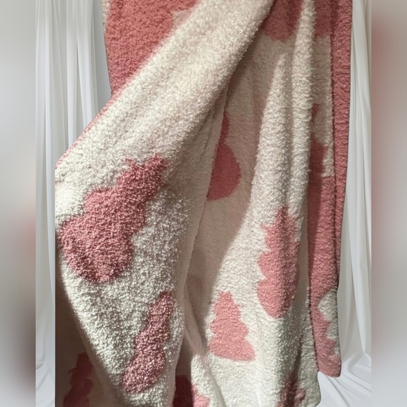 NEW Oversized cupcakes and cashmere pink snowman blanket/throw - Picture 2 of 5